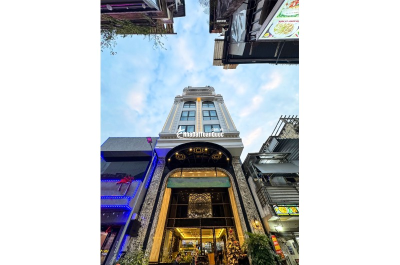 Bán tòa Luxury Apartmemt 160m² * 9 tầng phố Tô Ngọc Vân, Tây Hồ cho thuê 6 tỷ/năm.